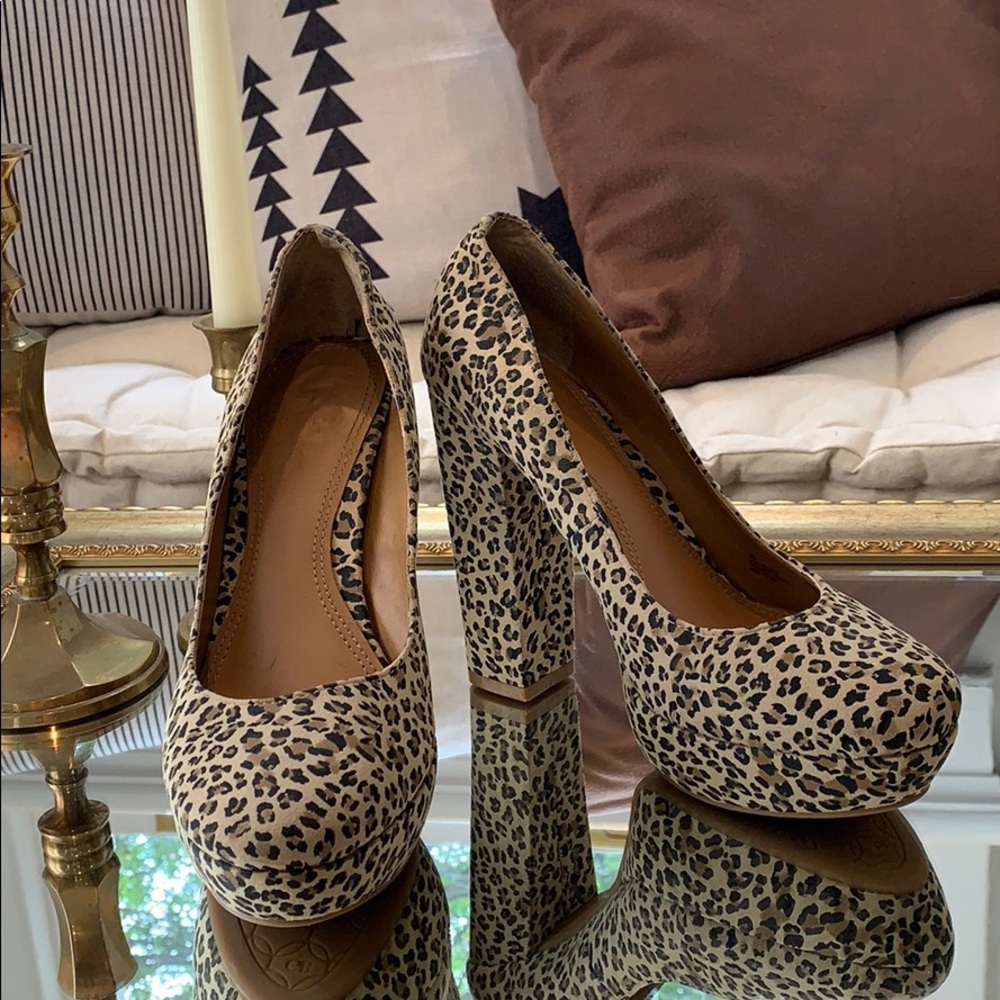 Gianni Bini Platform Heels